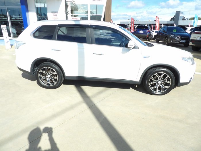 2014 Mitsubishi Outlander PHEV Aspire