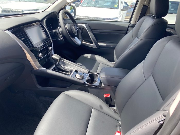 2024 MITSUBISHI Pajero Sport GLS