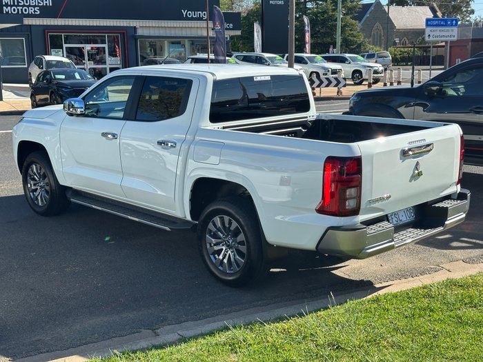 2024 MITSUBISHI TRITON GLS