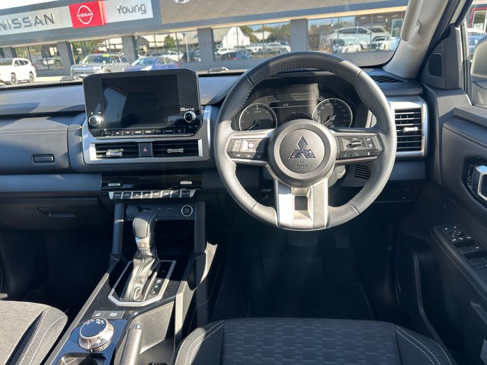 2024 MITSUBISHI TRITON GLS