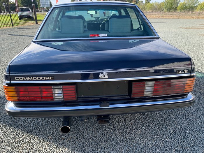 1982 HOLDEN COMMODORE VH      SLE SLE BLUE