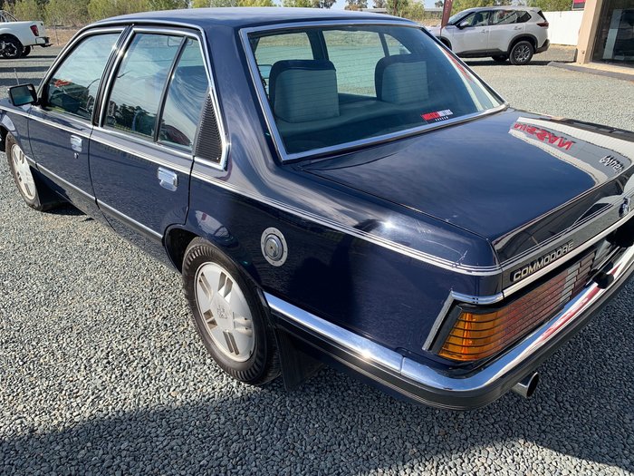 1982 HOLDEN COMMODORE VH      SLE SLE BLUE