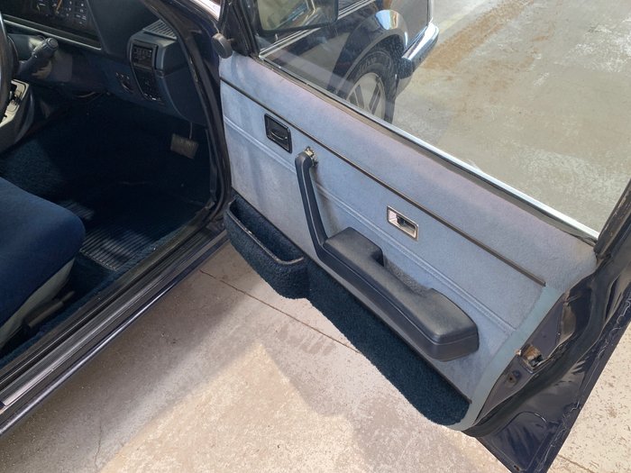 1982 HOLDEN COMMODORE VH      SLE SLE BLUE