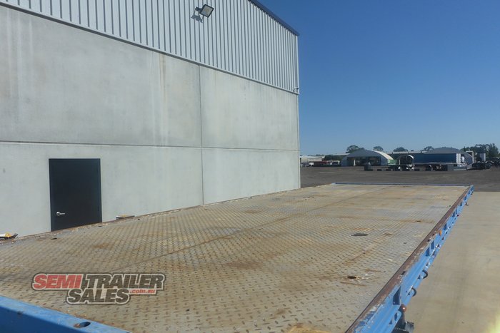 2013 CIMC 12 Pallet Flat Top A Trailer