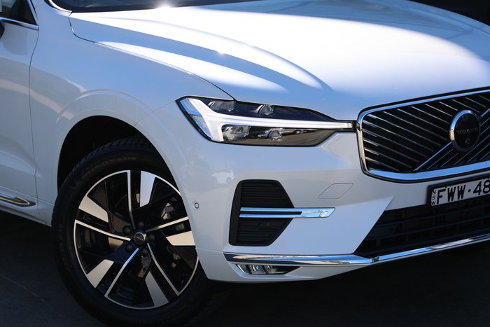 2025 Volvo XC60 Plus B5 Bright