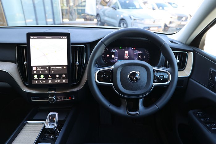 2025 Volvo XC60 Plus B5 Bright