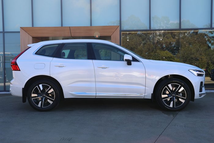 2025 Volvo XC60 Plus B5 Bright