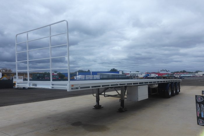 2001 Maxitrans 22 Pallet Flat Top
