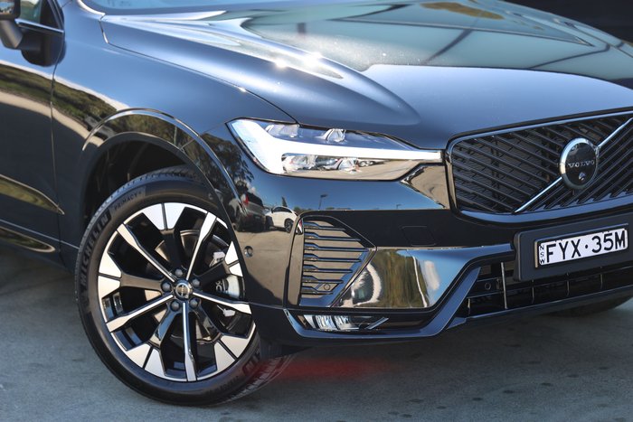 2026 Volvo XC60 Ultra B5 Dark