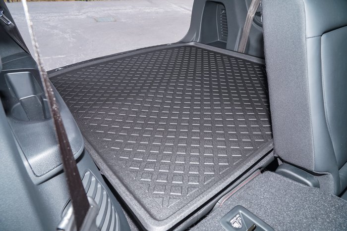 2025 Isuzu MU-X X-TERRAIN