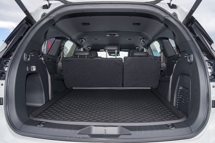 2025 Isuzu MU-X X-TERRAIN