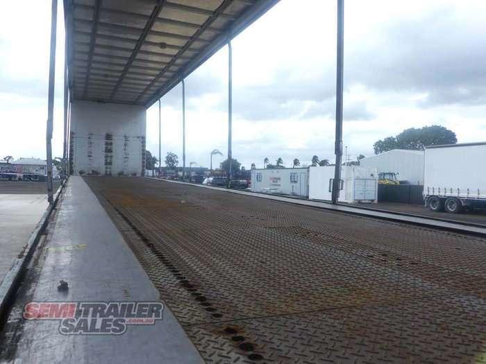 2010 Maxitrans 24 Pallet Curtainsider