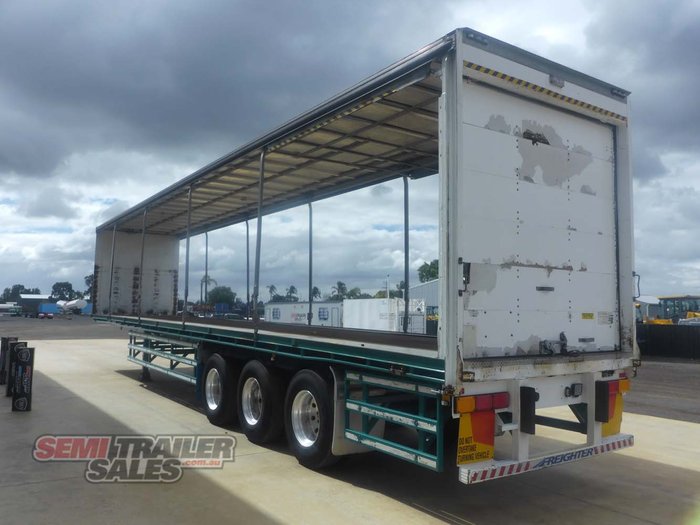 2010 Maxitrans 24 Pallet Curtainsider
