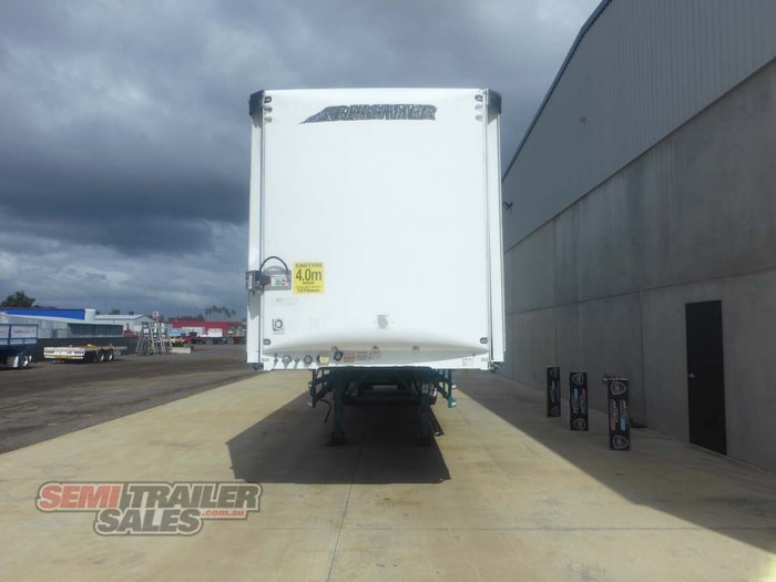 2010 Maxitrans 24 Pallet Curtainsider