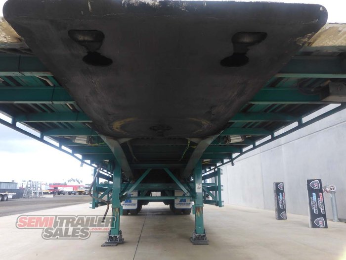 2010 Maxitrans 24 Pallet Curtainsider