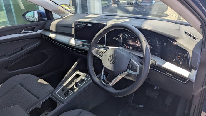 2025 VOLKSWAGEN Golf LIFE