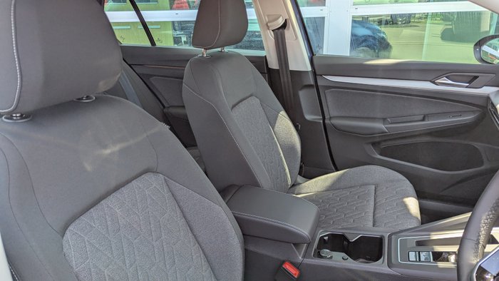 2025 VOLKSWAGEN Golf LIFE