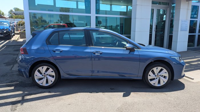 2025 VOLKSWAGEN Golf LIFE