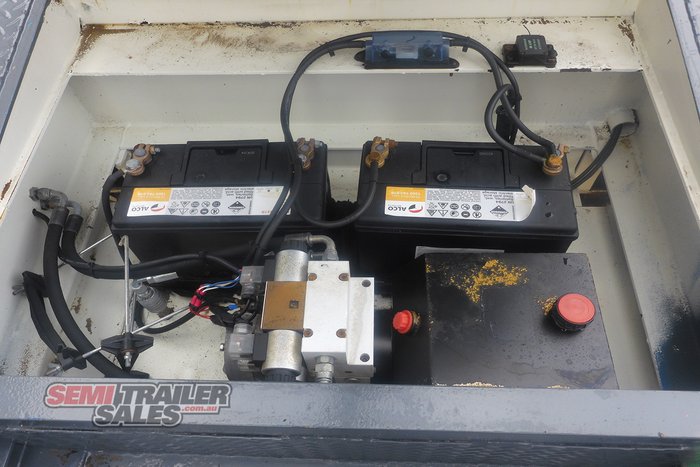 2015 Beavertail Single Axle Plant Trailer with Ramps