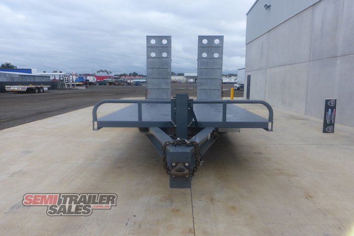 2015 Beavertail Single Axle Plant Trailer with Ramps
