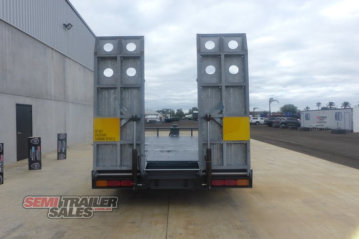 2015 Beavertail Single Axle Plant Trailer with Ramps