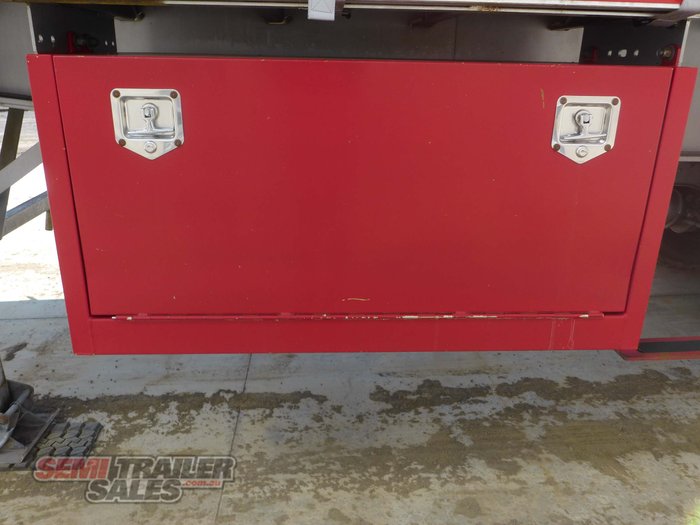 2006 Maxitrans Bogie Curtainsider STAT WRITE OFF