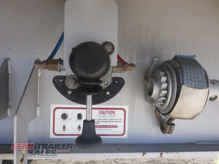 2006 Maxitrans Bogie Curtainsider STAT WRITE OFF