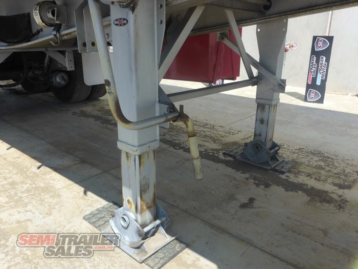 2006 Maxitrans Bogie Curtainsider STAT WRITE OFF