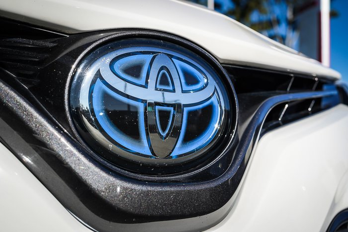 2020 Toyota CAMRY HYBRID Ascent