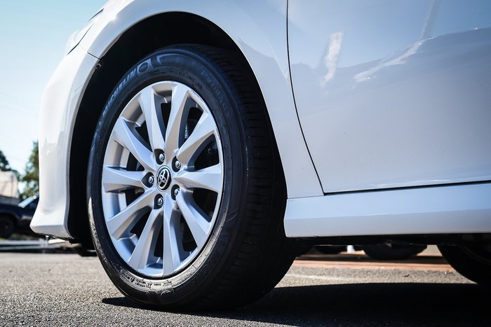 2020 Toyota CAMRY HYBRID Ascent