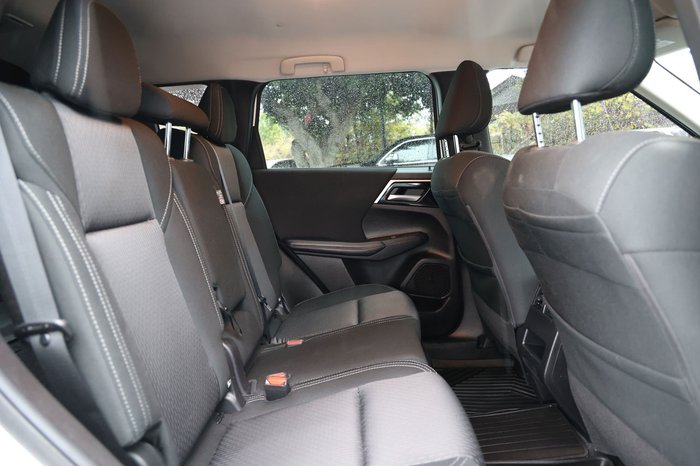 2023 Mitsubishi Outlander LS