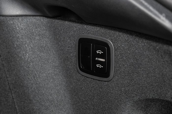 2024 Porsche Macan S