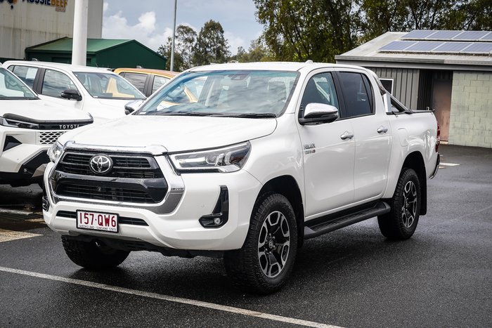 2023 Toyota HILUX SR5