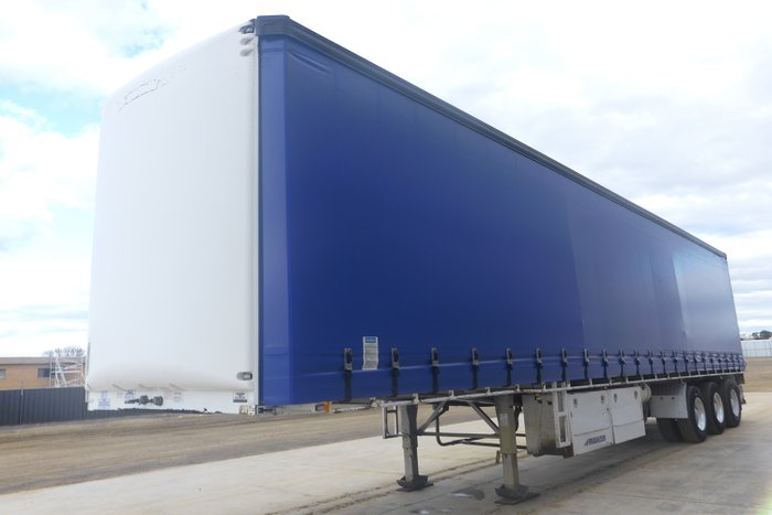 2010 Maxitrans Semi 22 Pallet Curtainsider - RENTAL