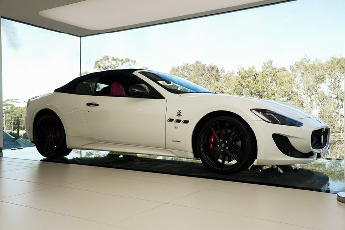 2015 Maserati GranCabrio Sport
