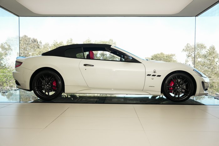 2015 Maserati GranCabrio Sport