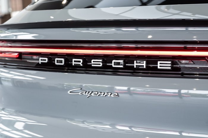 2024 Porsche Cayenne E-Hybrid