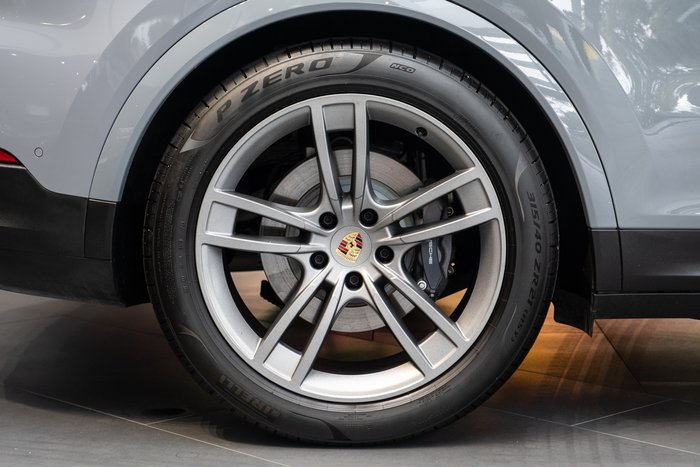 2024 Porsche Cayenne E-Hybrid