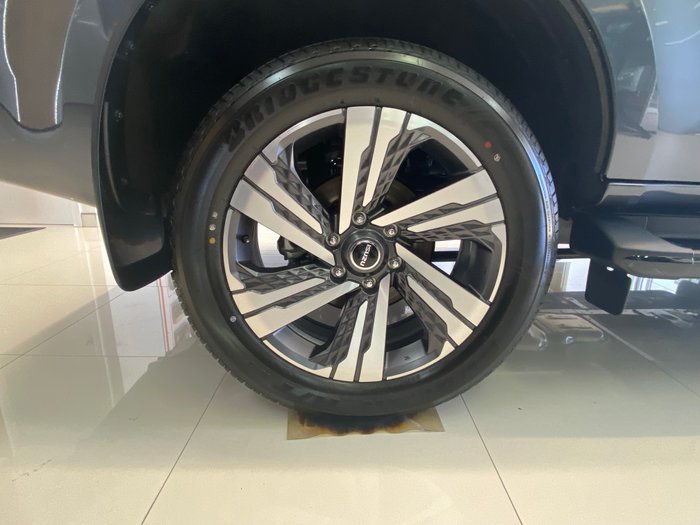 2025 ISUZU MU-X LS-T