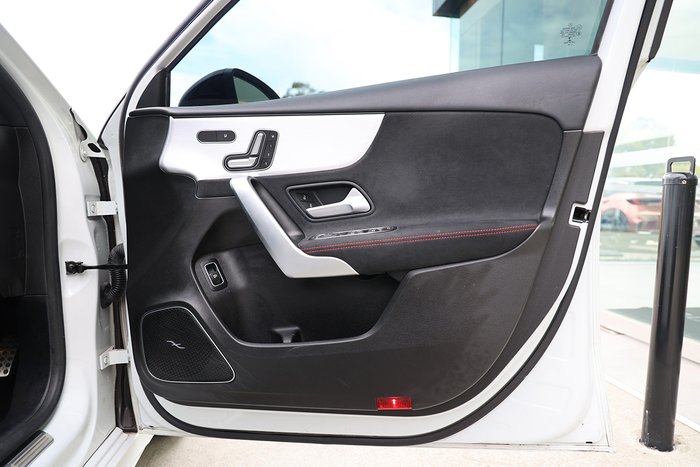2019 MERCEDES-BENZ A180 2019 MERCEDES-BENZ A180  7 SP AUTO DUAL CLUTCH 4D SEDAN T4 