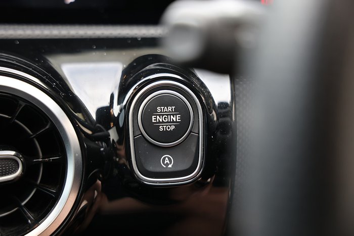 2019 MERCEDES-BENZ A180 2019 MERCEDES-BENZ A180  7 SP AUTO DUAL CLUTCH 4D SEDAN T4 