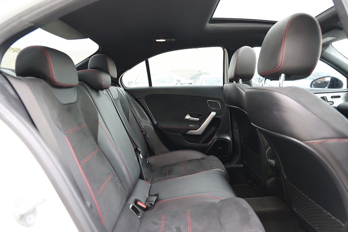 2019 MERCEDES-BENZ A180 2019 MERCEDES-BENZ A180  7 SP AUTO DUAL CLUTCH 4D SEDAN T4 