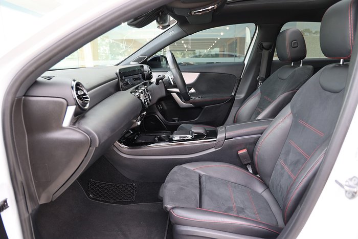 2019 MERCEDES-BENZ A180 2019 MERCEDES-BENZ A180  7 SP AUTO DUAL CLUTCH 4D SEDAN T4 