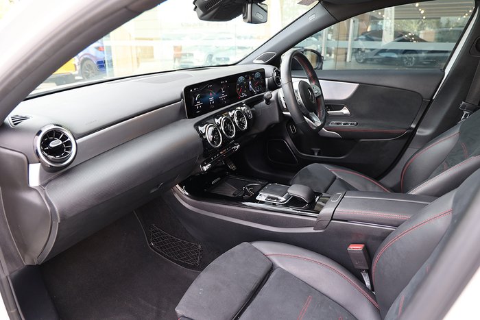 2019 MERCEDES-BENZ A180 2019 MERCEDES-BENZ A180  7 SP AUTO DUAL CLUTCH 4D SEDAN T4 
