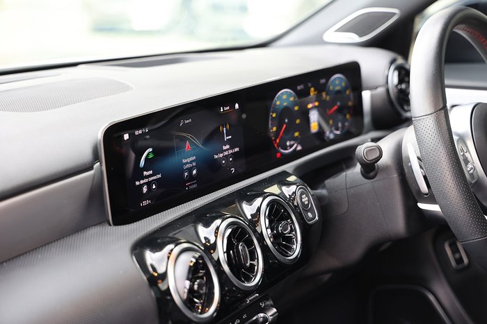 2019 MERCEDES-BENZ A180 2019 MERCEDES-BENZ A180  7 SP AUTO DUAL CLUTCH 4D SEDAN T4 