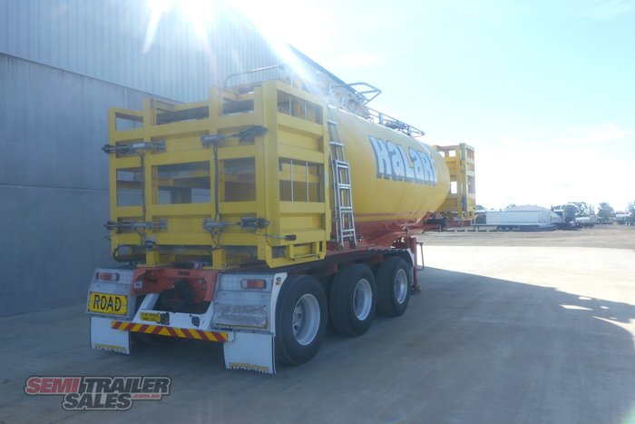 2015 Jamieson Boomer Bulk Tanker Road Train Lead