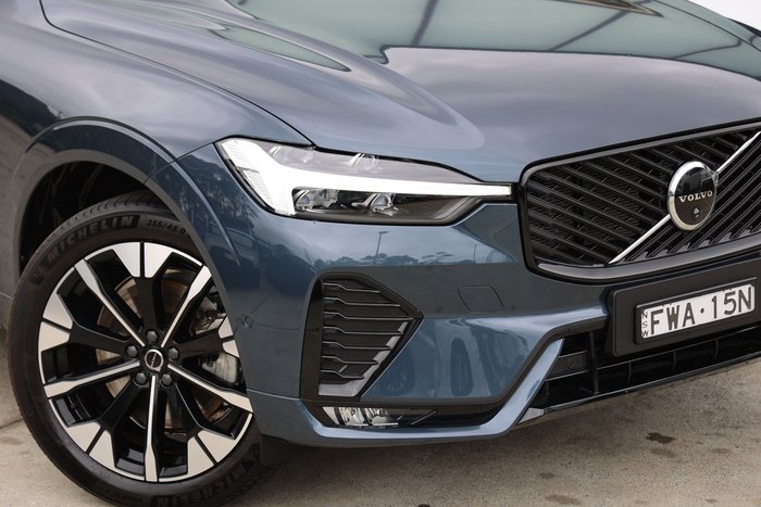 2025 Volvo XC60 Ultra B5 Dark