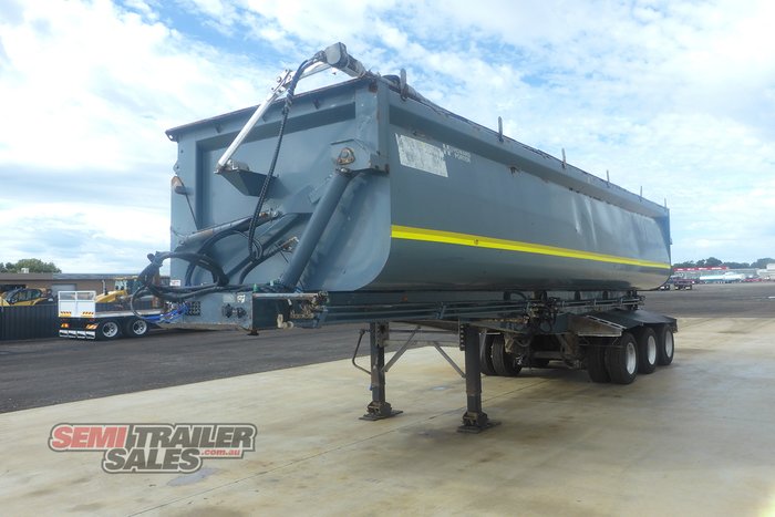 2018 Howard Porter Tri Axle Side Tipper Road Train Lead