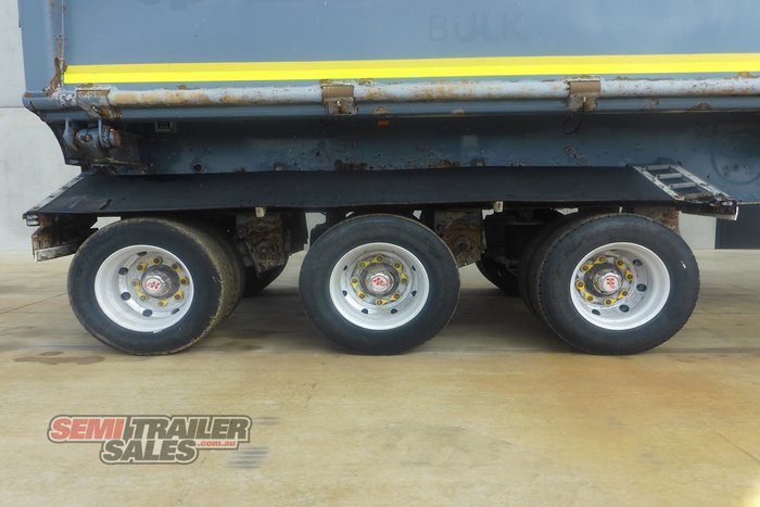 2018 Howard Porter Tri Axle Side Tipper Road Train Lead