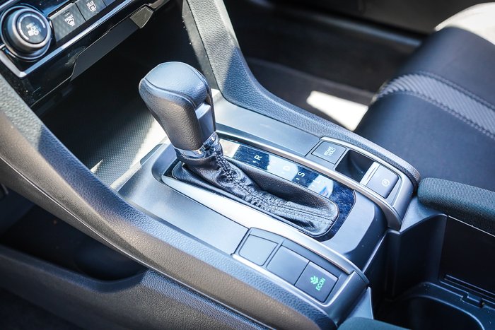 2018 HONDA CIVIC VTi-S